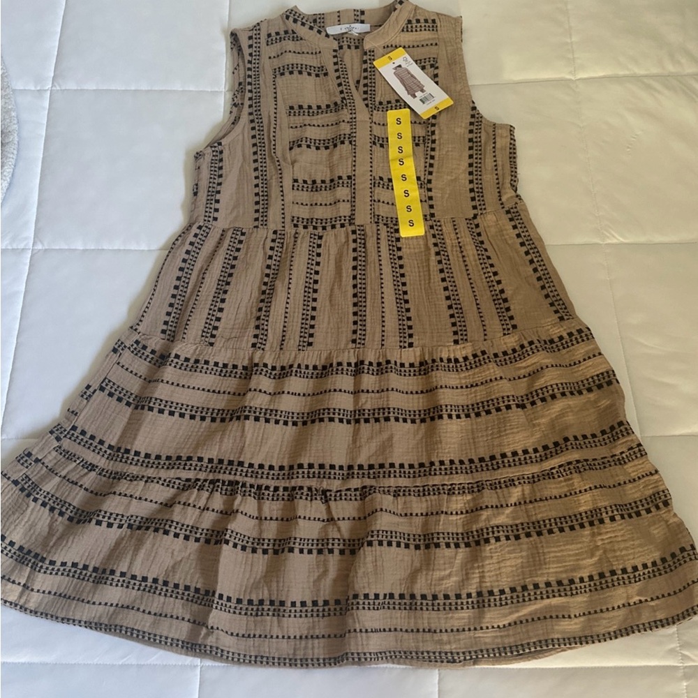 Fever Women's Sleeveless Gauze Dress Small tan/black 
Detailed Embroidery